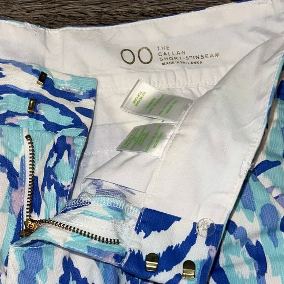 Lily Pulitzer’s Blues ‘The Callan Short’ 00, 5 inch inseam - Picture 3 of 4